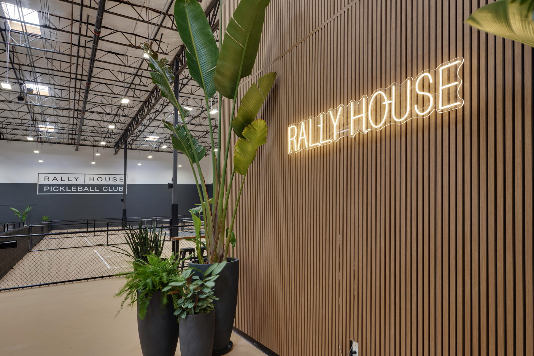 Rally-House_Neon-Sign